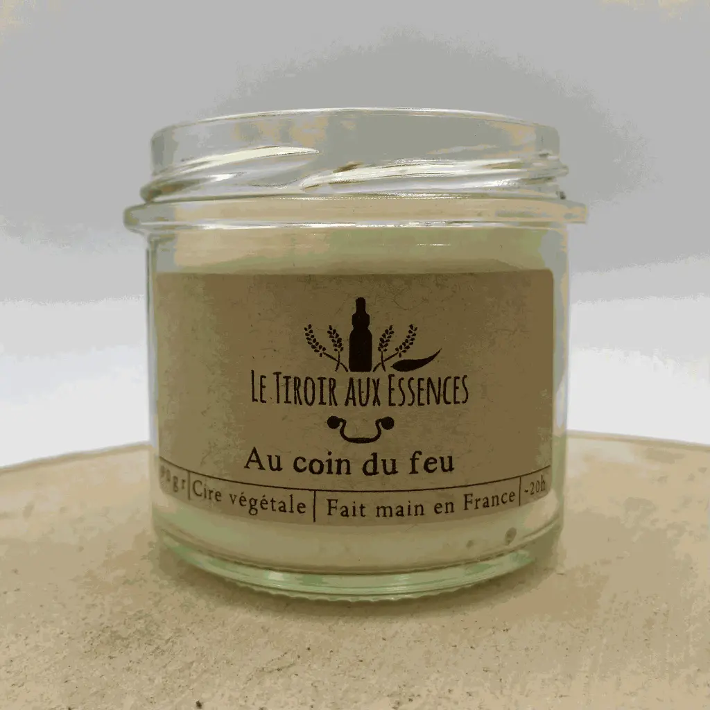Bougie-au-coin-du-feu-1.webp